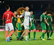 战术奏效！国安双翼齐飞压制莱比锡整场无力还手！